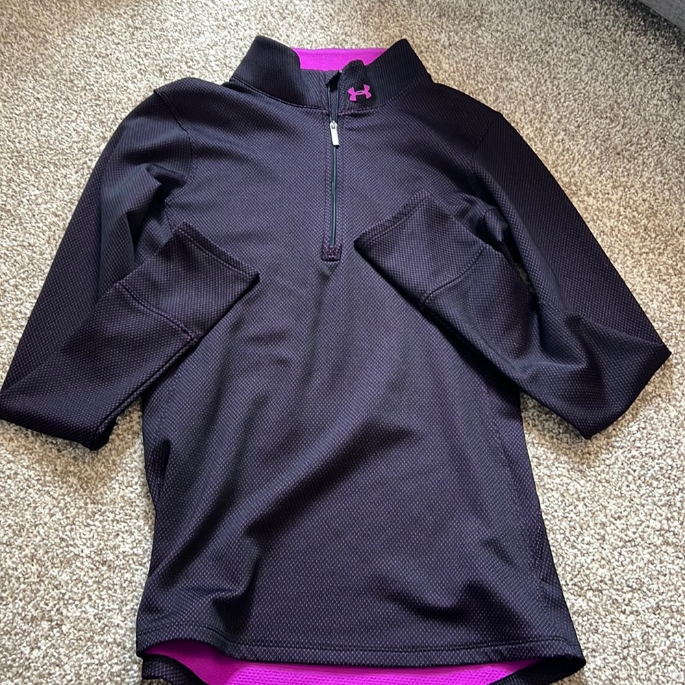 Woman’s Under Armour fleece lined long sleeve